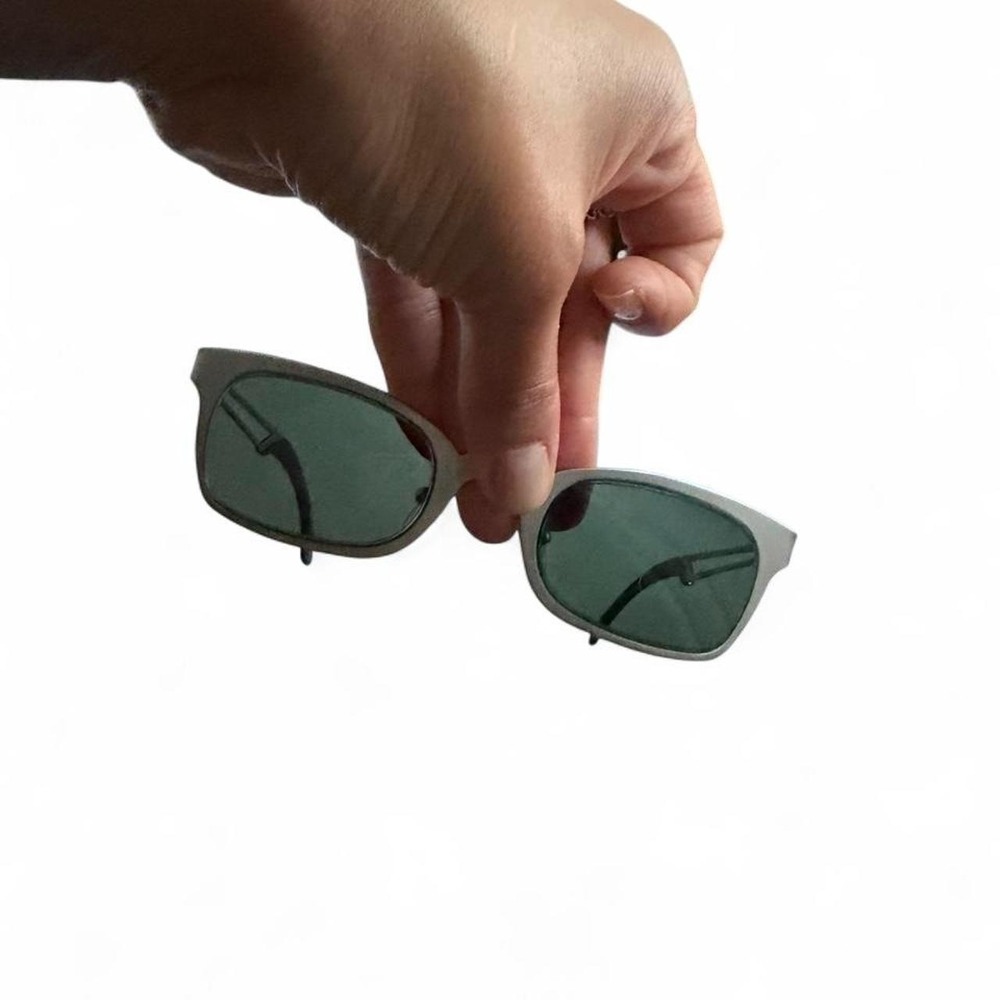 Vintage Y2K (2001) sunglasses